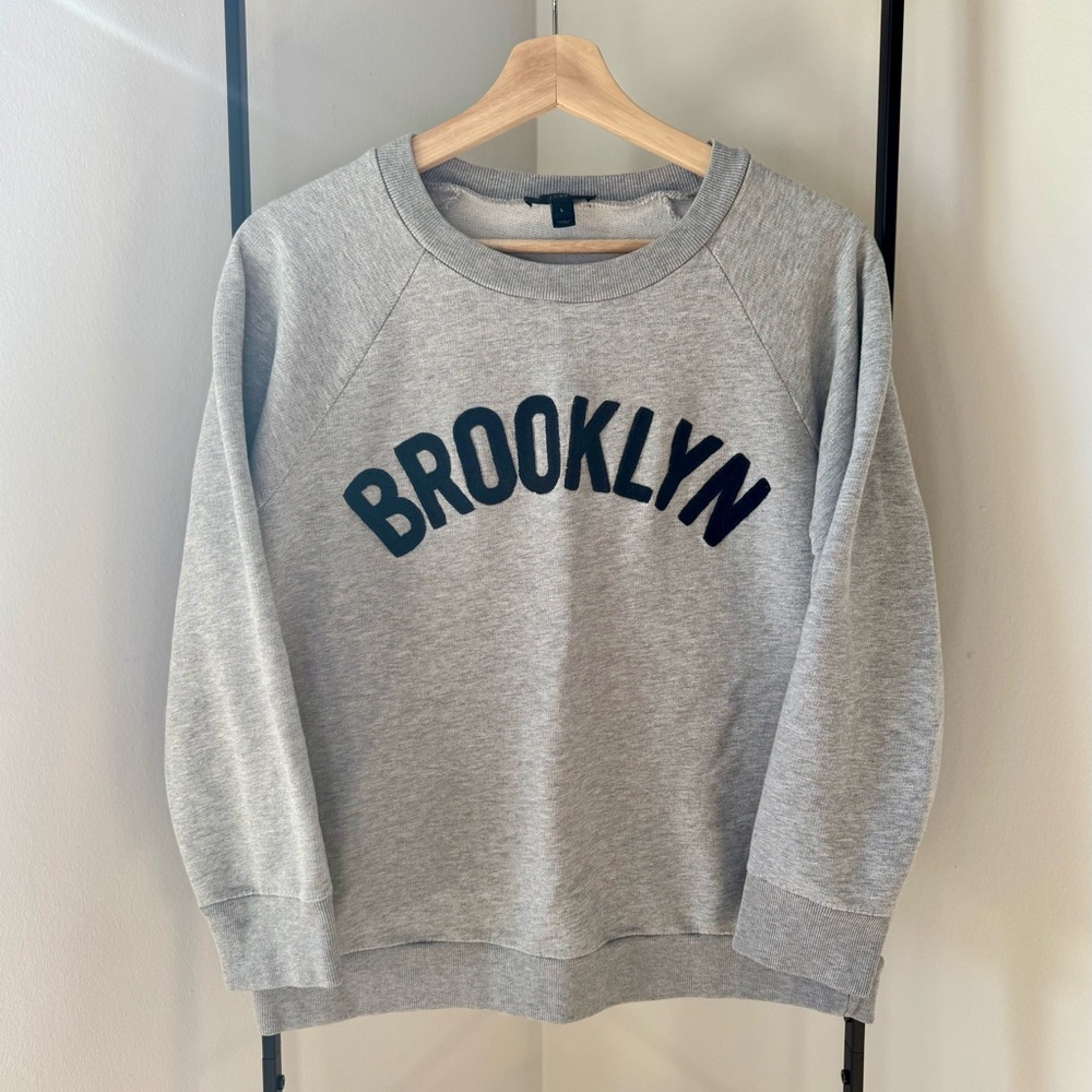 EUC Women’s J Crew Gray Brooklyn Sweater, size L - Picture 3 of 4